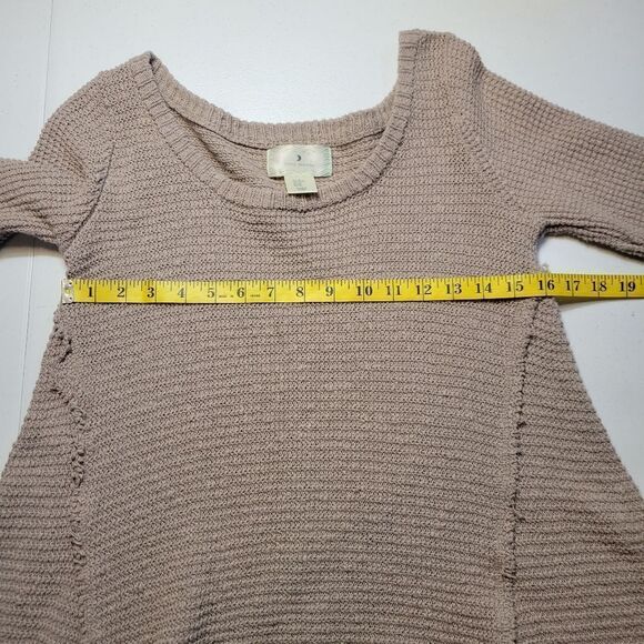 Ruby Moon Cozy Distressed Knit Sweater Taupe Women's Size Medium - Picture 7 of 9